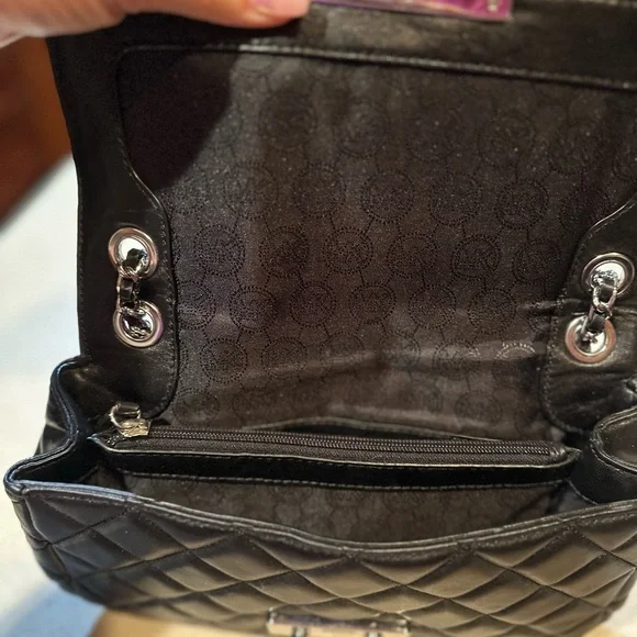 Michael Kors Sloan medium black quilted leather shoulder bag. - Picture 8 of 8